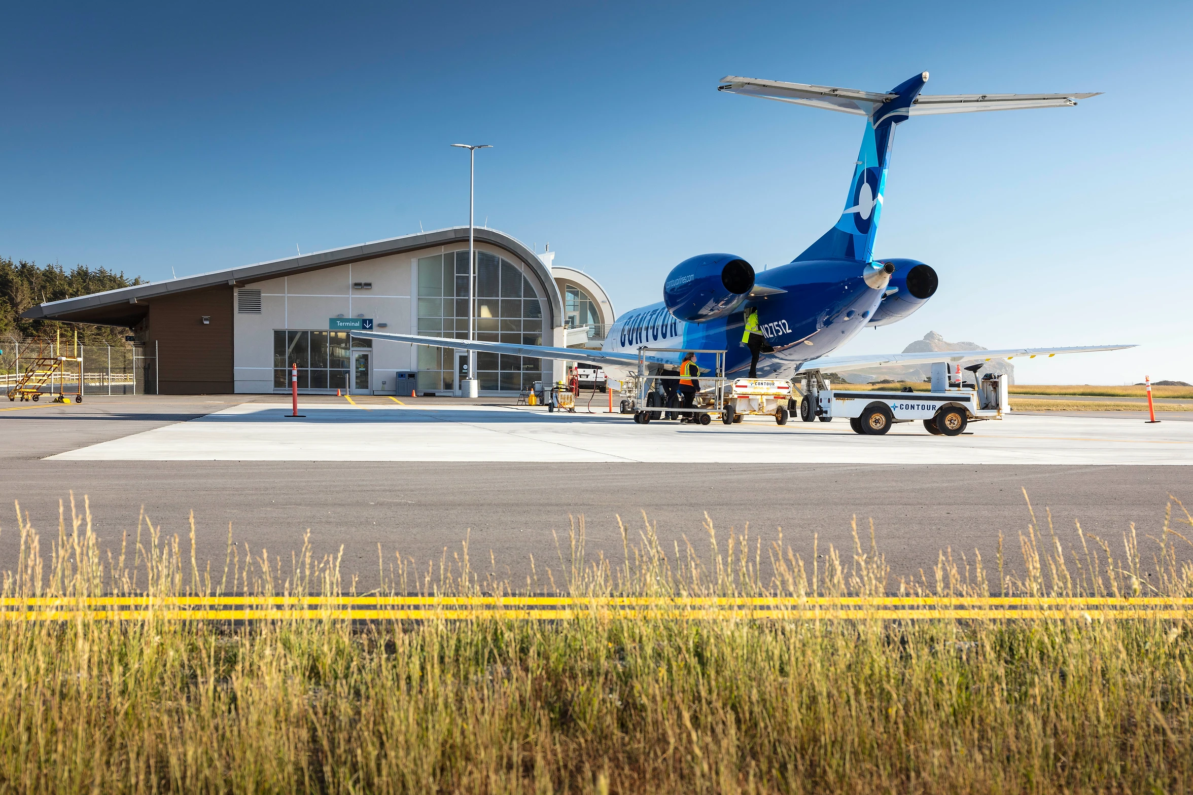 Photo of airplane on the tarmac at Del Norte County Airport